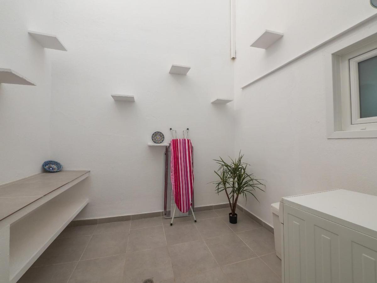 Agi Peater Center Διαμέρισμα Ρόζες Εξωτερικό φωτογραφία
