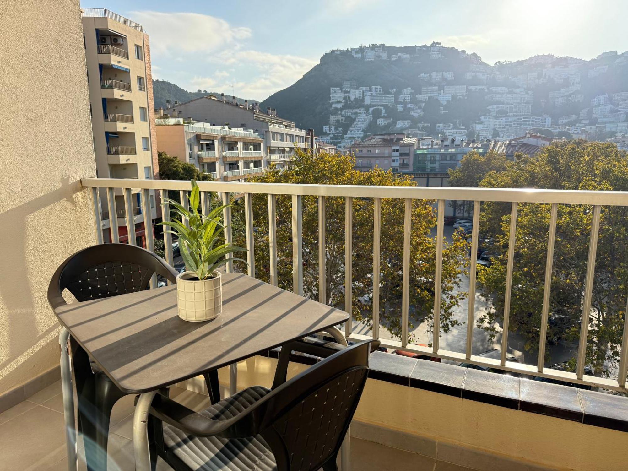 Agi Peater Center Διαμέρισμα Ρόζες Εξωτερικό φωτογραφία